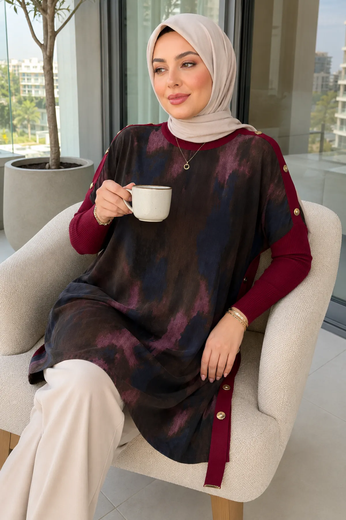 Kadın Kolu Ve Etek Ucu Düğmeli Tunik