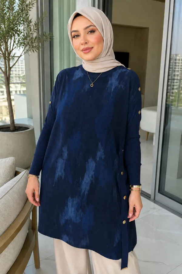 Kadın Kolu Ve Etek Ucu Düğmeli Tunik