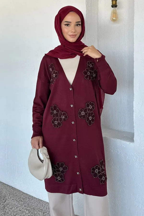 kadın V YAKA GÜL NAKIŞLI DÜĞMELİ UZUN CEKET