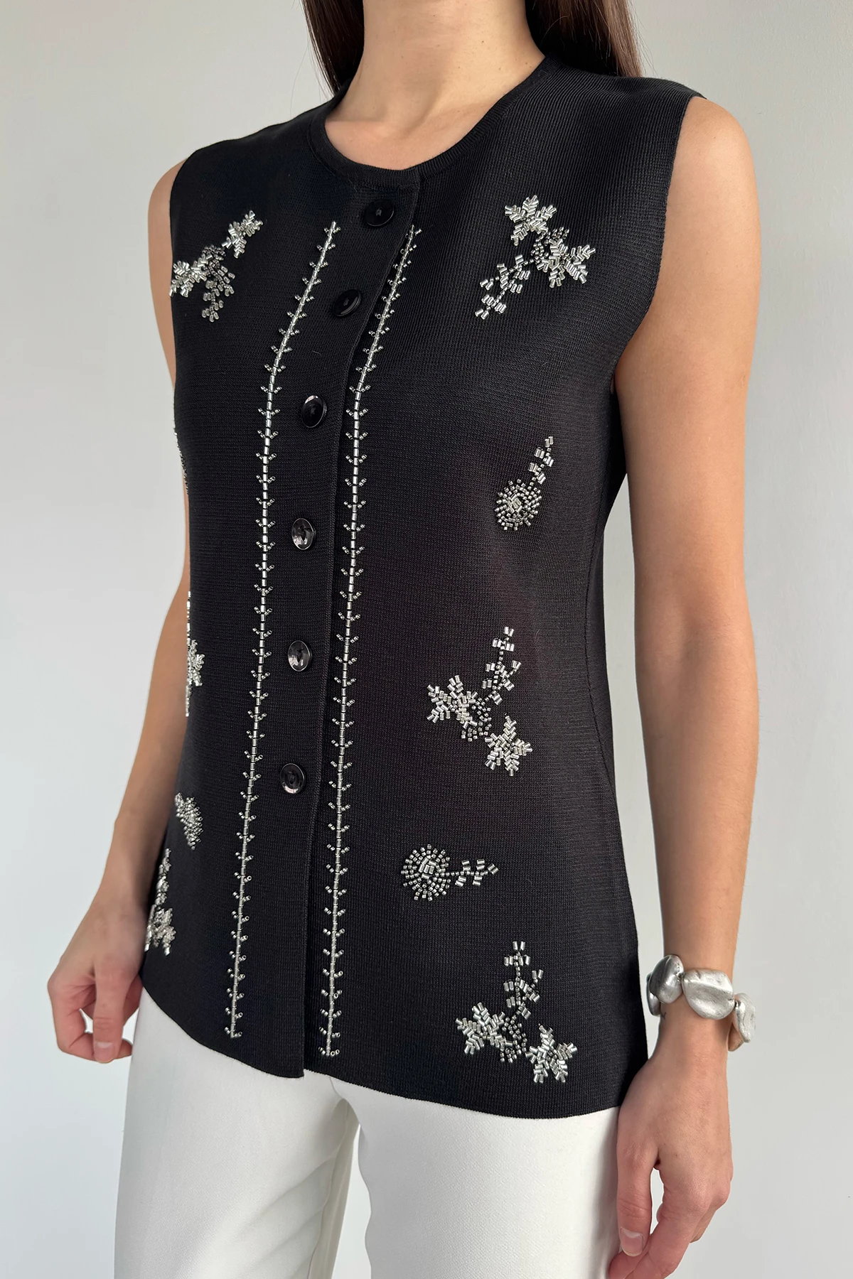 Kadın Taşlı Düğmeli Kolsuz Sweater