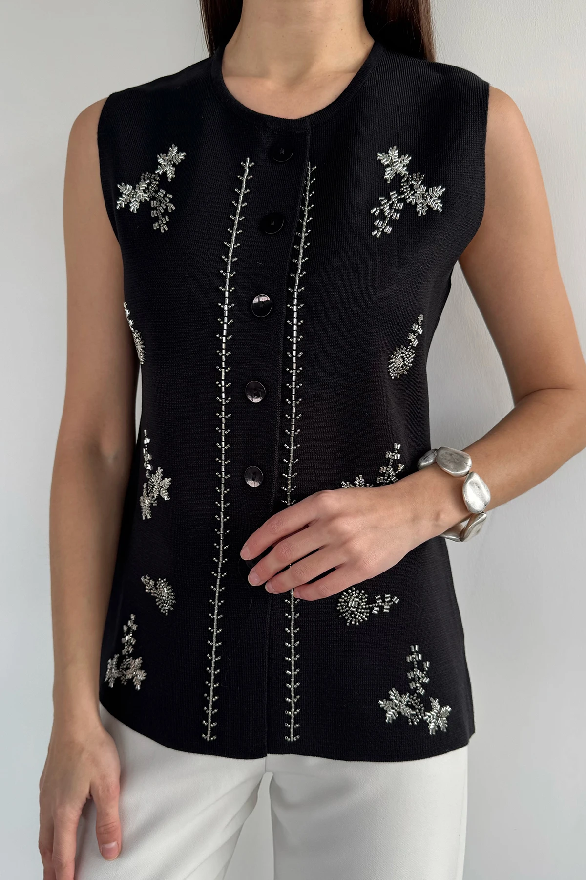 Kadın Taşlı Düğmeli Kolsuz Sweater