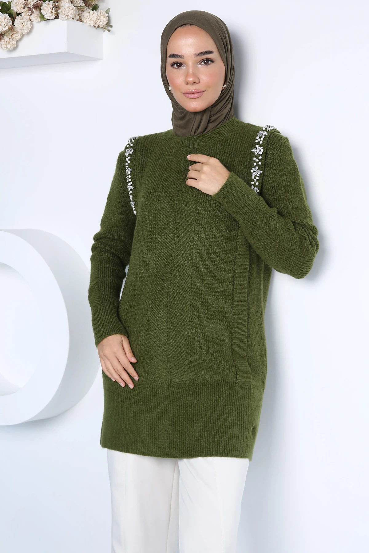 Kadın Omuzları Taşlı Tunik