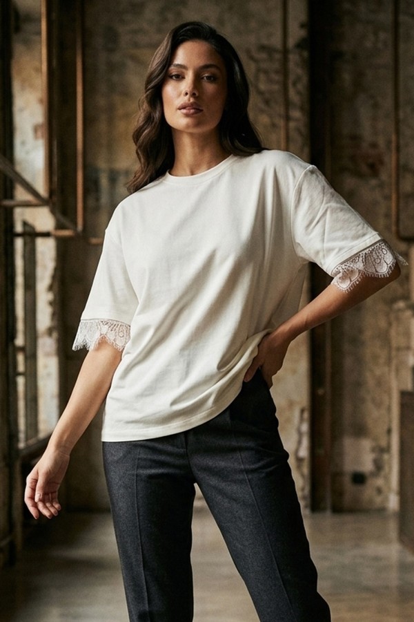 Kadın Sırt Detaylı Dantelli Tshirt